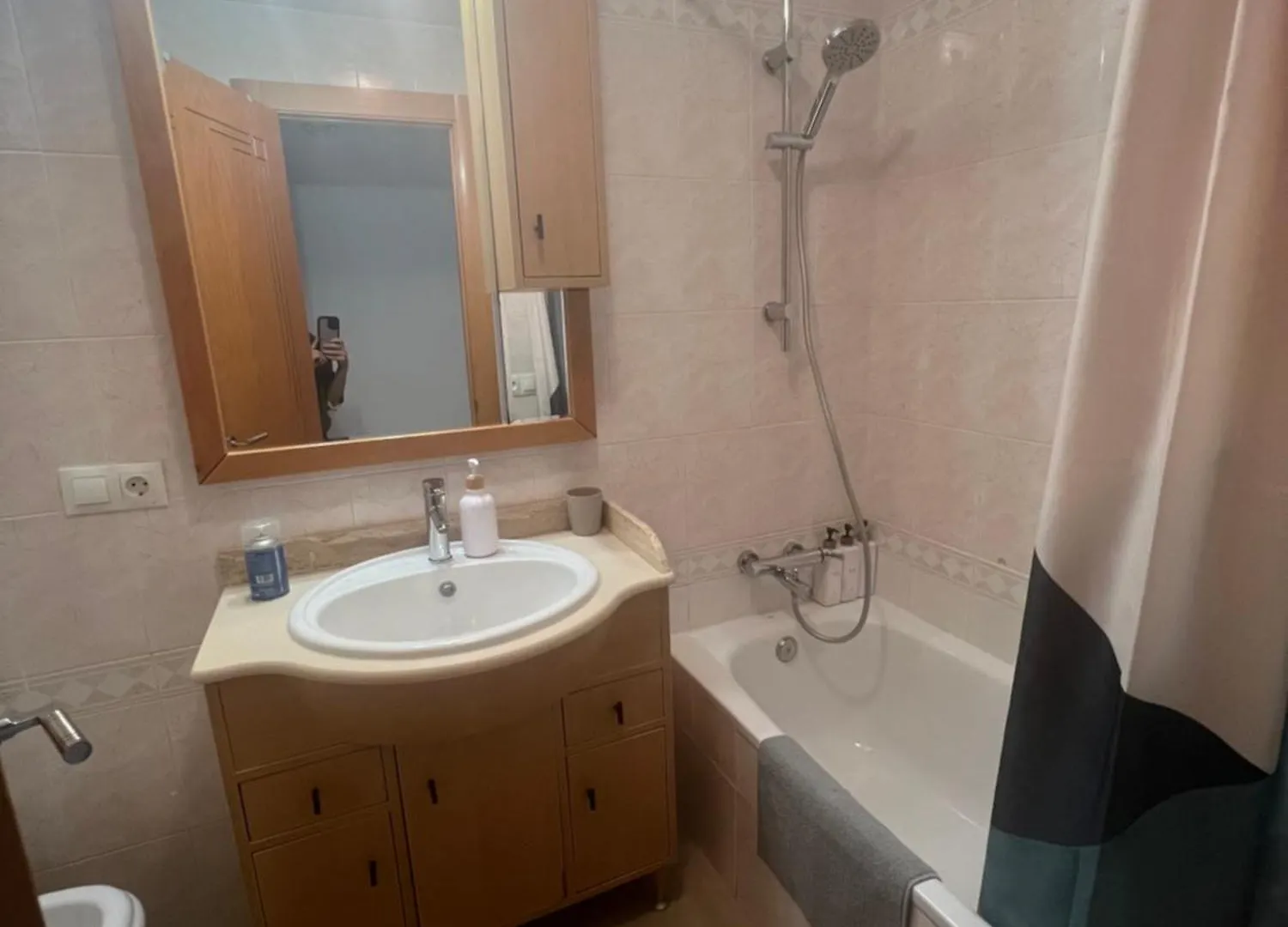 Spacious Apartment In 말라가