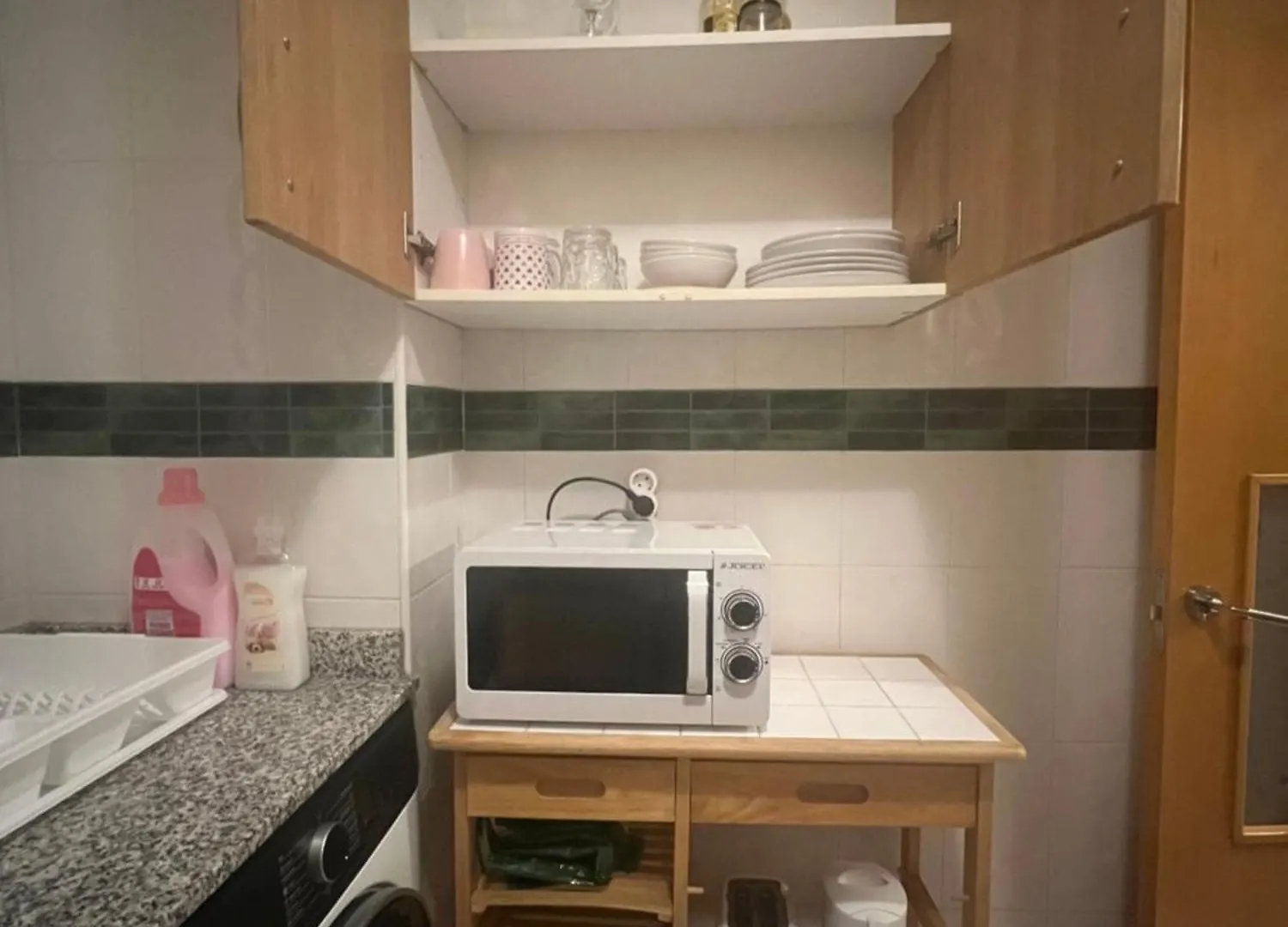 Spacious Apartment In 말라가 0*,